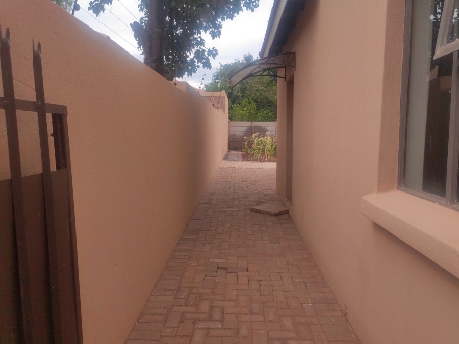 4 Bedroom Property for Sale in Rhodesdene Northern Cape